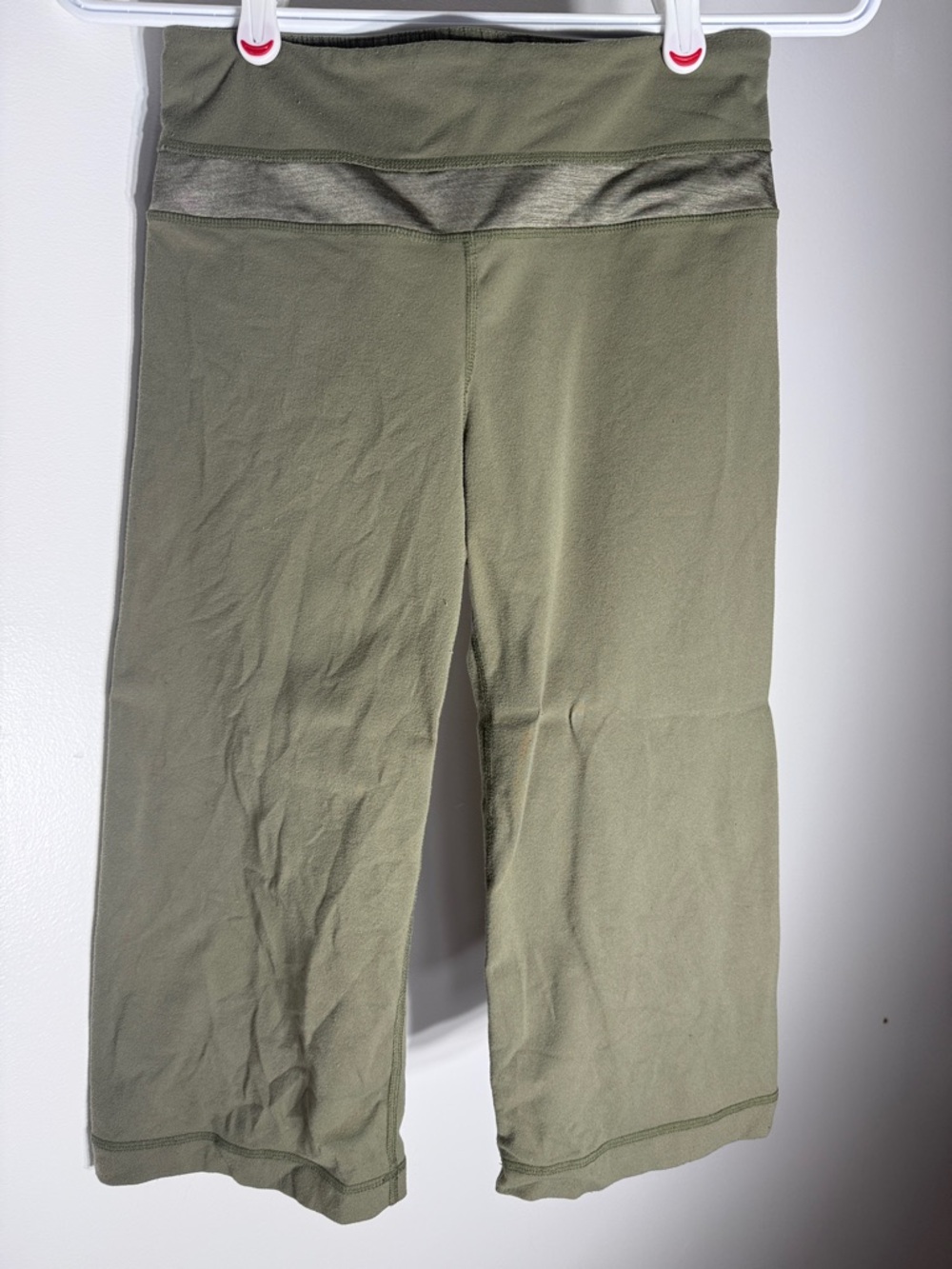 lululemon athletica Reversible Green Capri Pants Sz 4